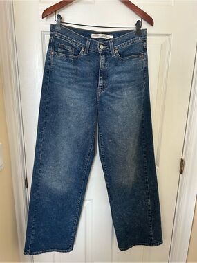 Levi's Signature Medium Blue Wide-Leg Jeans